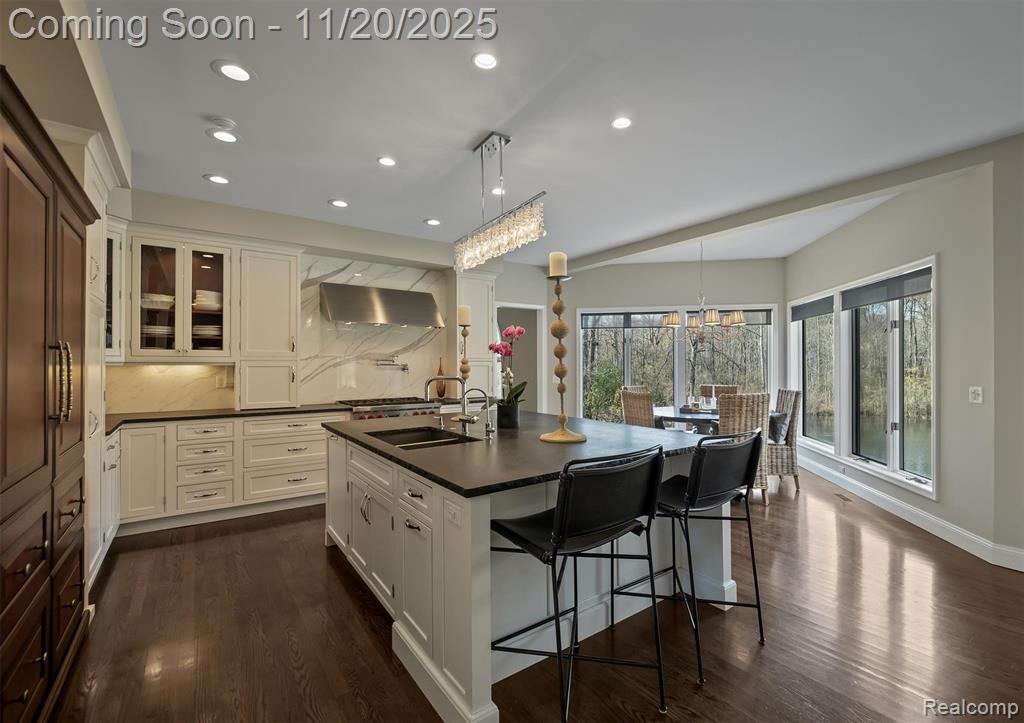 5764 Bloomfield Glens Road, West Bloomfield, MI — Photo 9