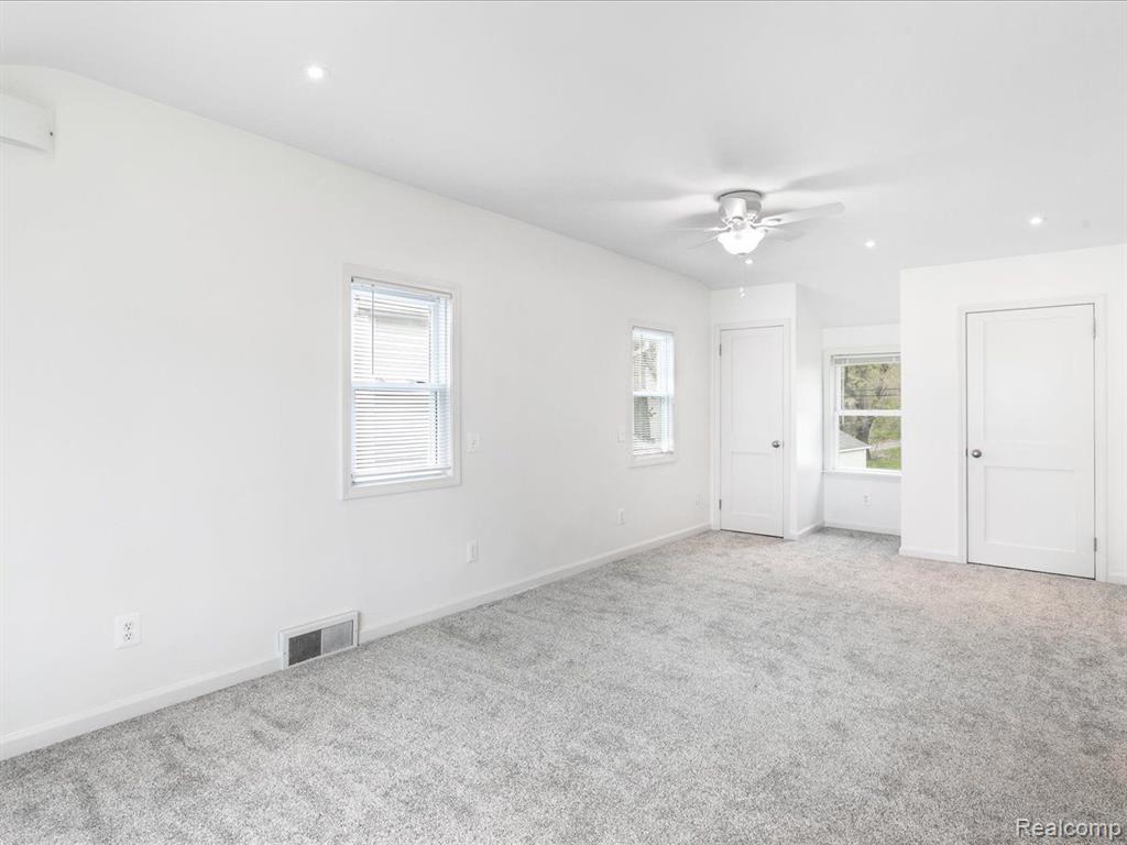 5444 LAKESHORE Road, Fort Gratiot, MI 48059 — Photo 21