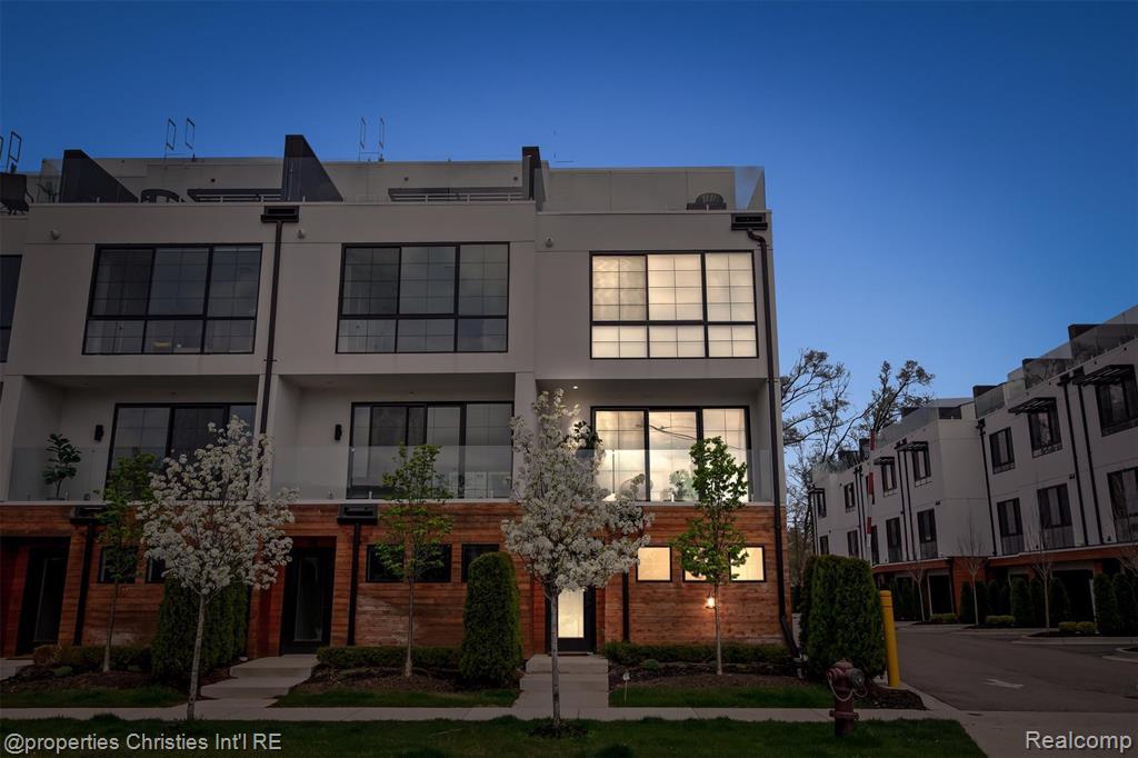 533 E Harrison Avenue, 35, Royal Oak, MI 48067 — Photo 41