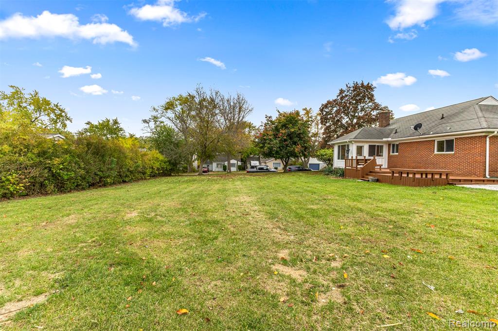 633 S Pontiac Trail, Walled Lake, MI 48390 — Photo 41