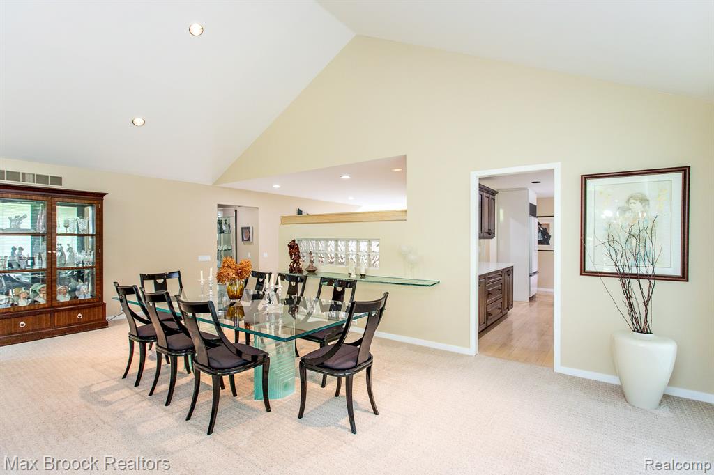 6524 Pleasant Lake Court, West Bloomfield, MI — Photo 14