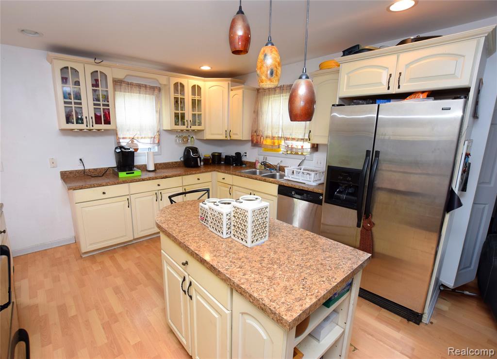 4301 Pengelly Road, Flint, MI 48507 — Photo 2