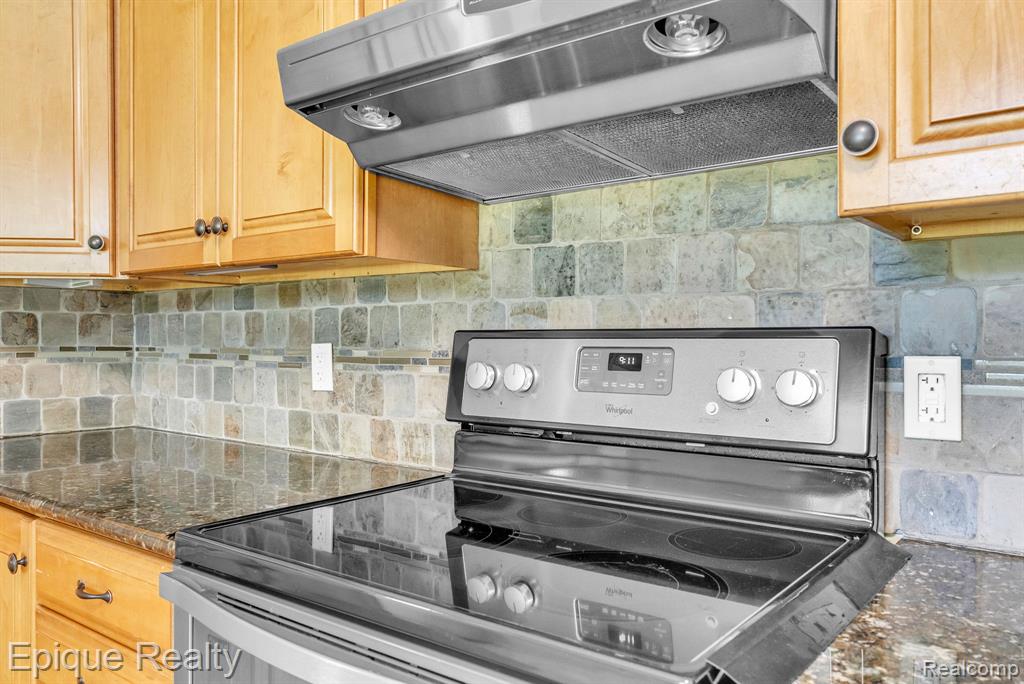8052 Dungarvin Drive, Grand Blanc, MI 48439 — Photo 15