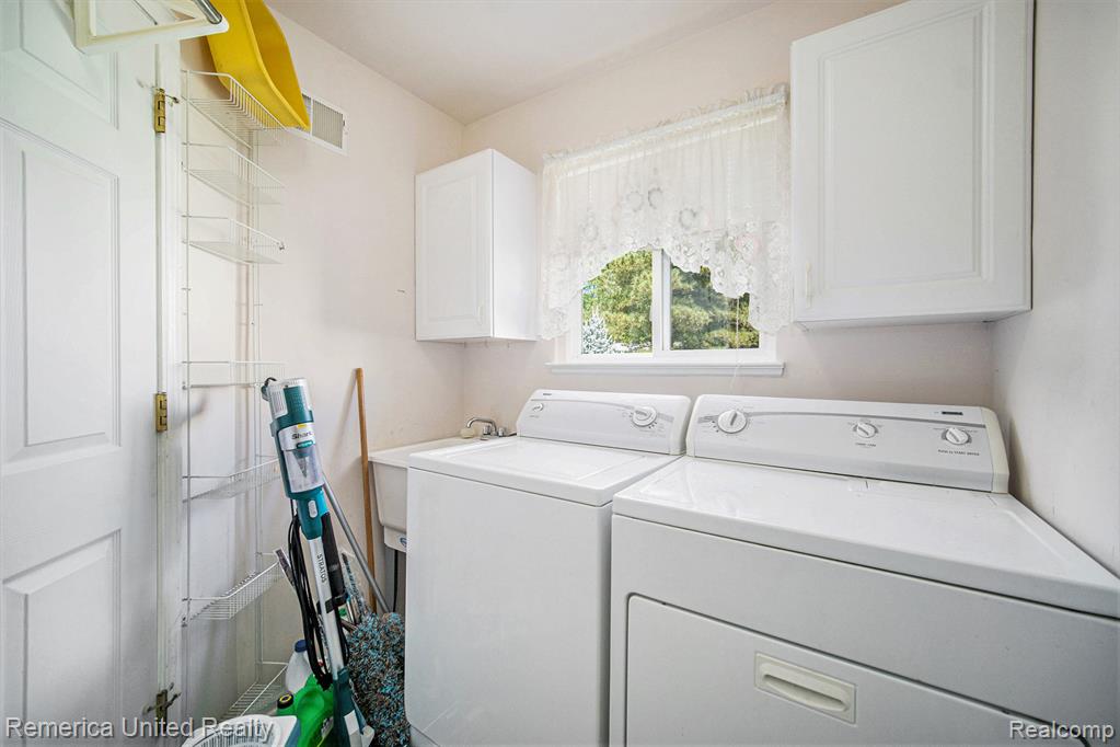 9024 Pine Cove Drive, Whitmore Lake, MI 48189 — Photo 15
