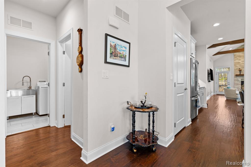 3020 N Spurway Drive, Ann Arbor, MI 48105 — Photo 11