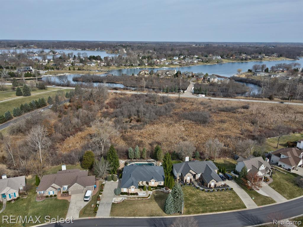 4392 OAK TREE Trail, Fenton, MI 48430 — Photo 15