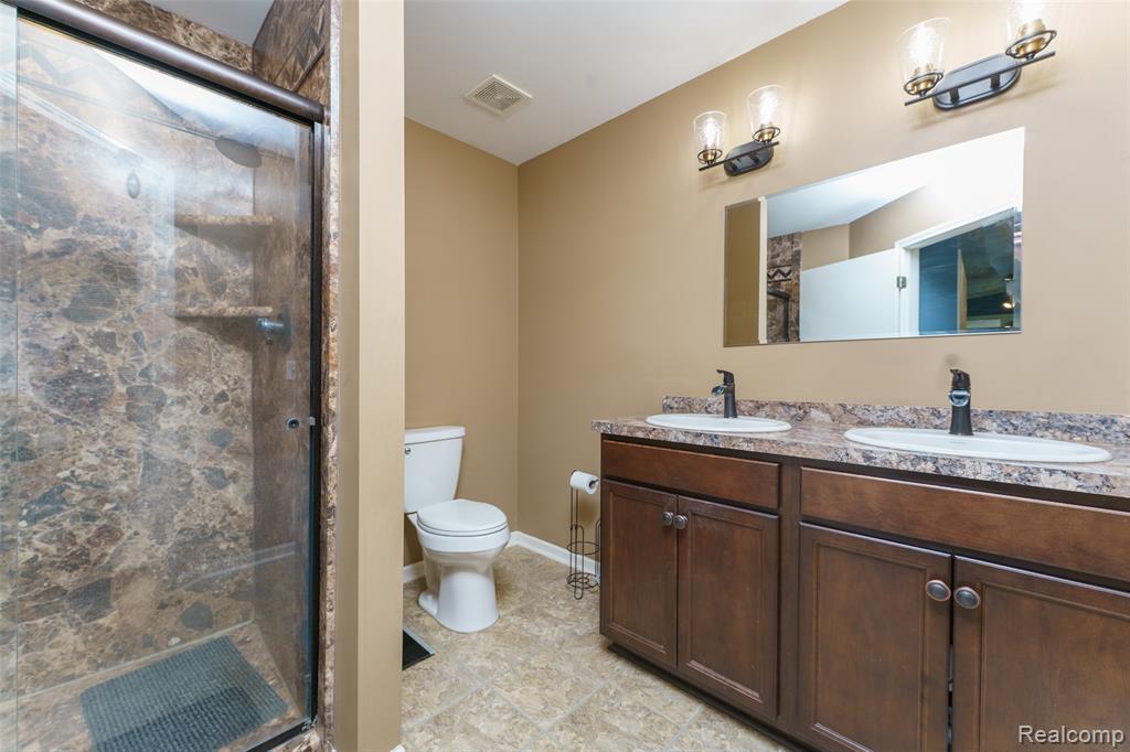 10488 W Grand River Road, Fowlerville, MI 48836 — Photo 15