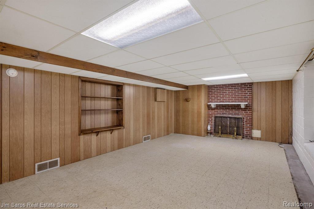 1210 Fairholme Road, Grosse Pointe Woods, MI 48236 — Photo 21