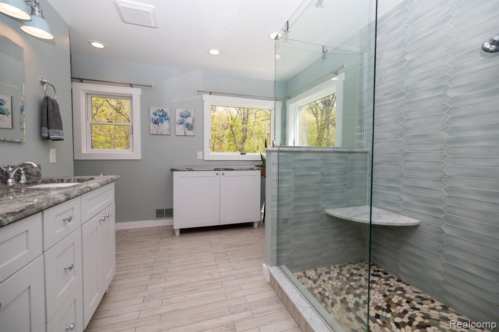 321 Elio, Highland, MI — Photo 22