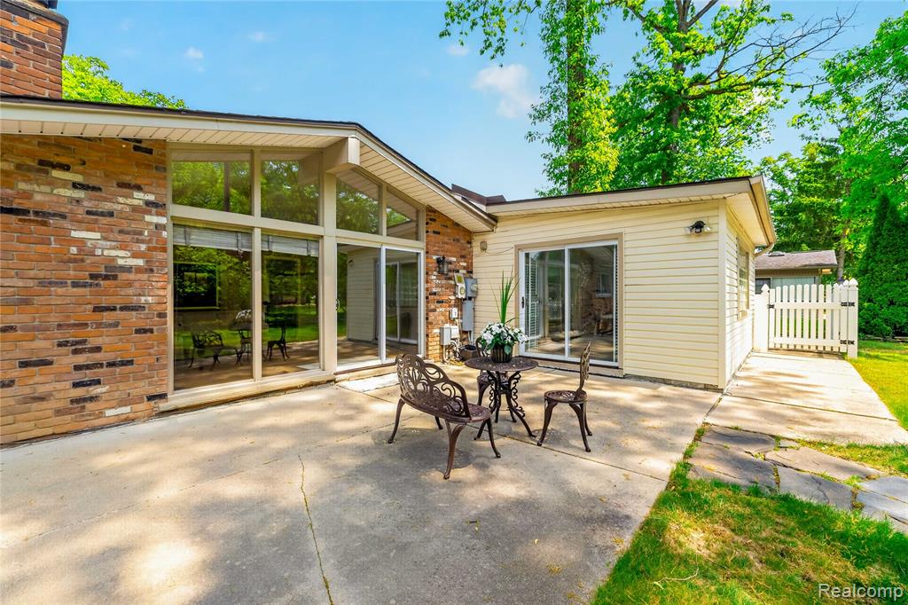 8733 Woodside Drive, Grosse Ile, MI 48138 — Photo 40