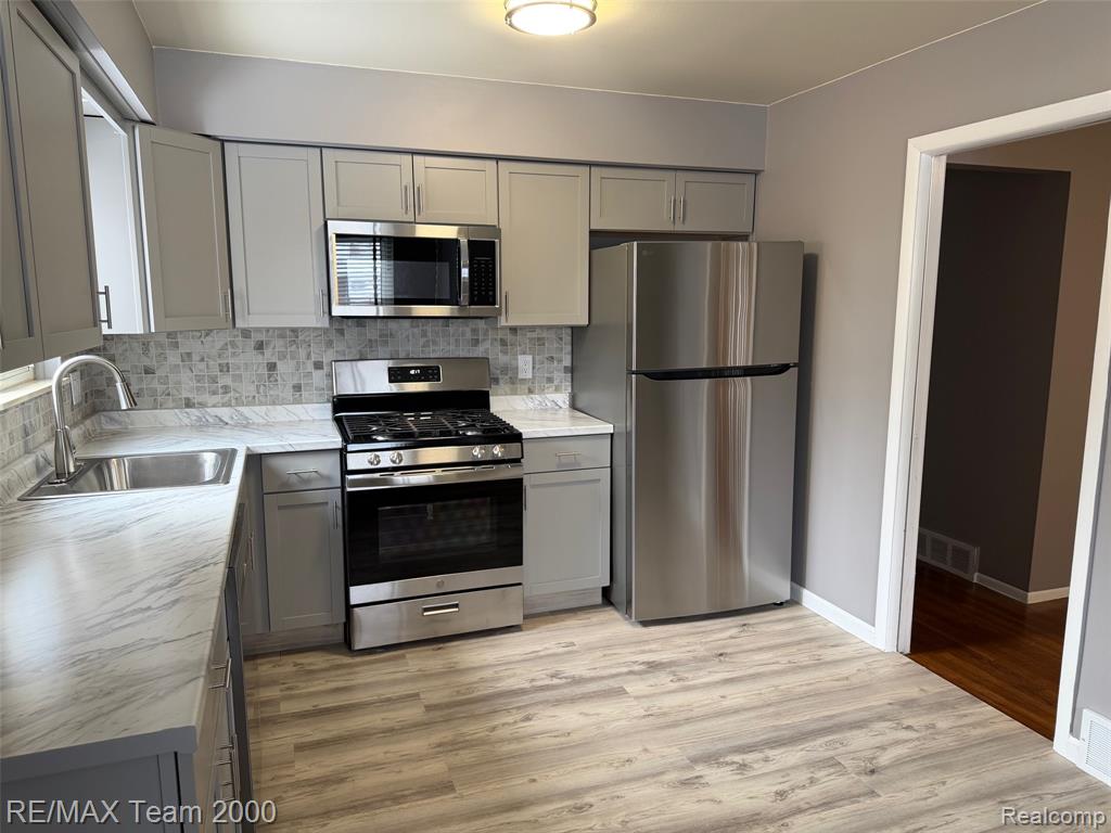 6491 N Silvery Lane, Dearborn Heights, MI 48127 — Photo 8