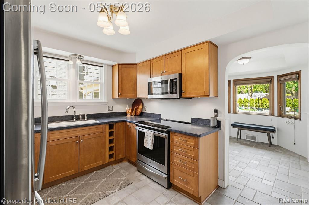 919 E Lincoln Avenue, Royal Oak, MI 48067 — Photo 14