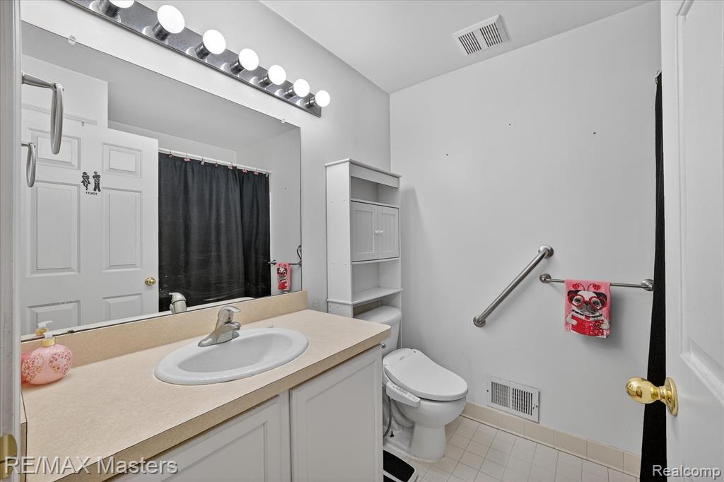 25409 Willowbrook Court, Flat Rock, MI 48134 — Photo 15