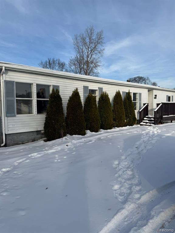 5249 Lapeer Road, Burton, MI 48509 — front exterior