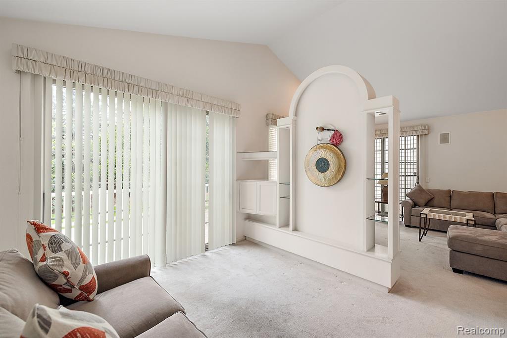 17061 LOCHMOOR, Northville, MI 48168 — Photo 18