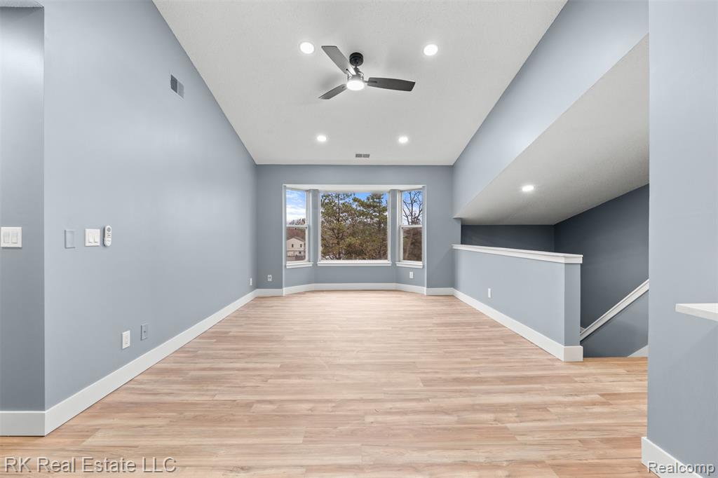 44900 Bayview Drive Unit #20, Novi, MI 48377 — Photo 5