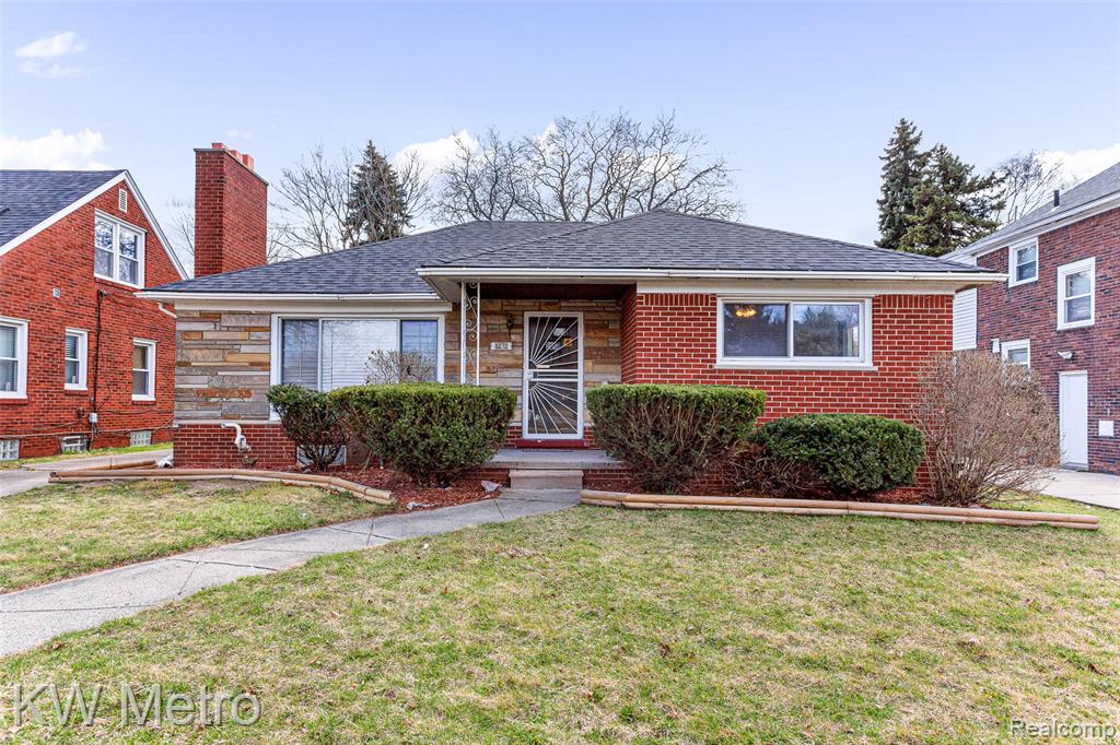 8272 E Outer Drive, Detroit, MI 48213 — front exterior