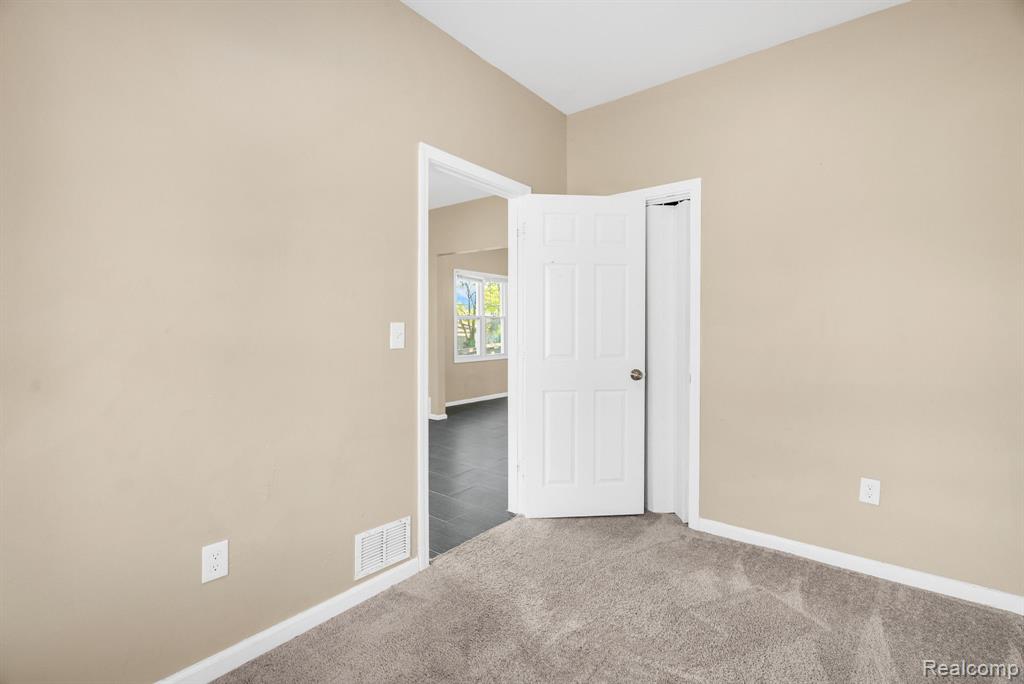 6423 Hazlett Street, Detroit, MI 48210 — Photo 24