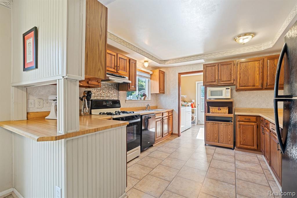 42204 MCBRIDE Avenue, Van Buren, MI 48111 — Photo 13