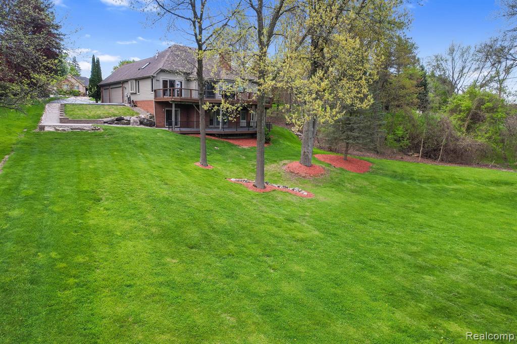 8261 STAGHORN Trail, Clarkston, MI 48348 — Photo 11