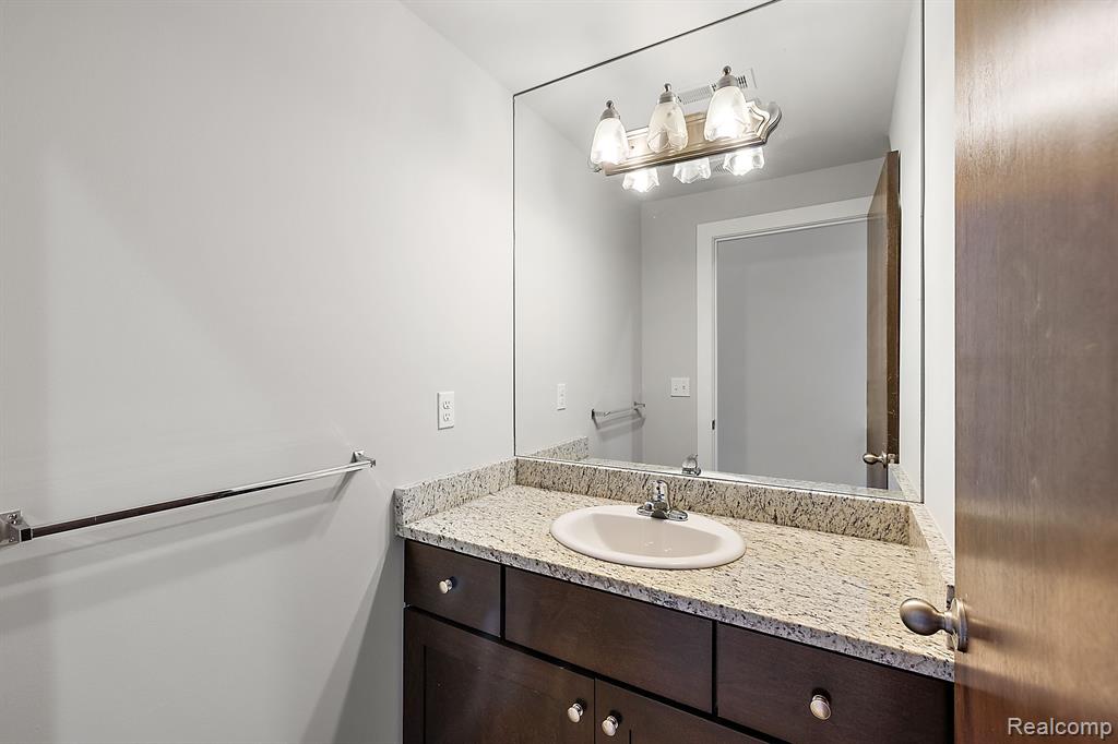 6235 Windemere Lane, Utica, MI 48316 — Photo 23