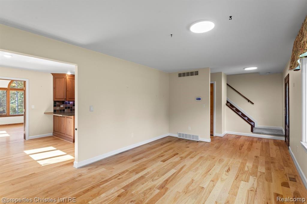 10525 LEEKE Road, Chelsea, MI 48118 — Photo 7