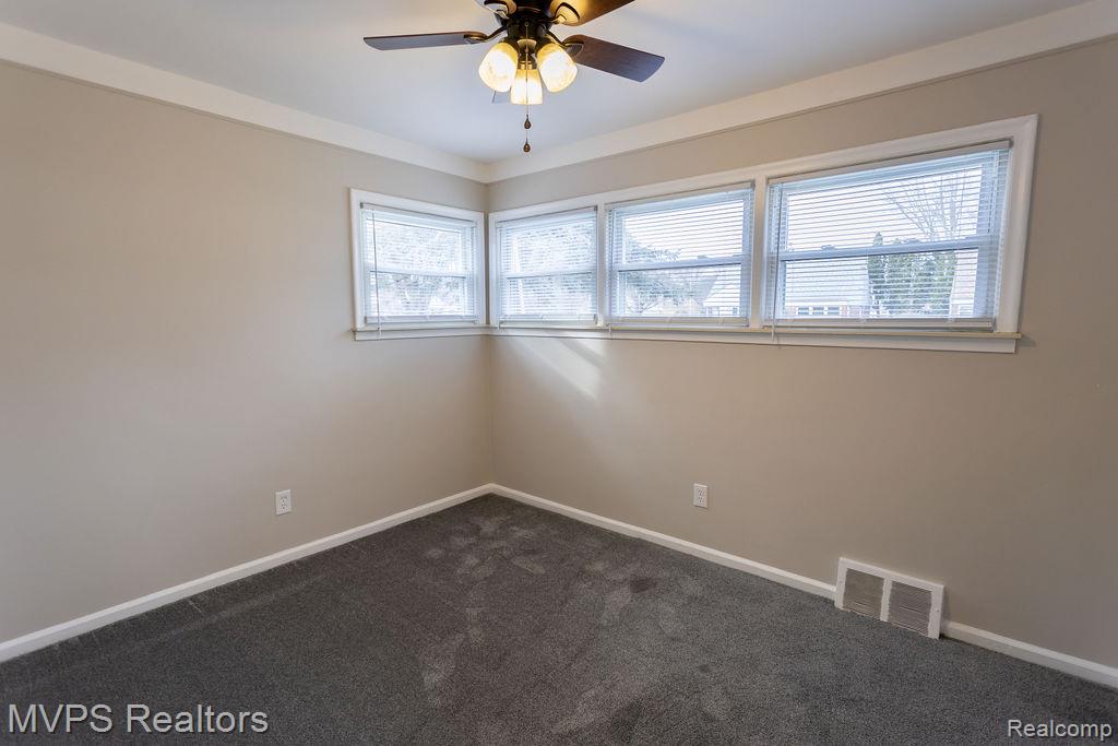 20220 Lancaster Street, Harper Woods, MI 48225 — Photo 8