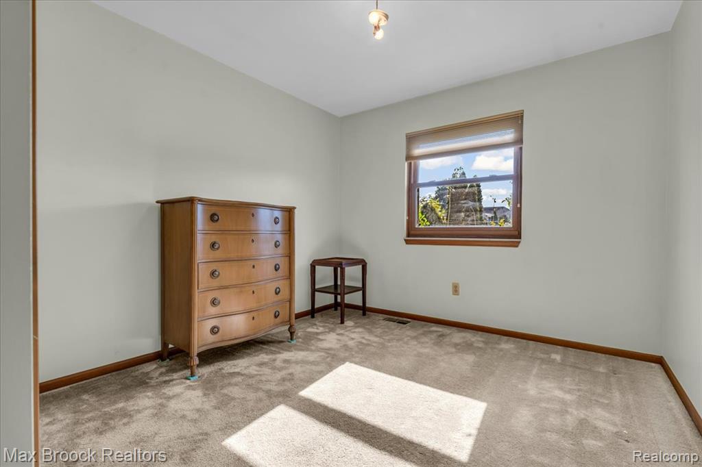 47685 Jefferson Avenue, Chesterfield, MI 48047 — Photo 18