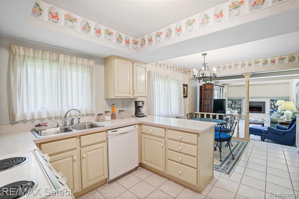 487 Boutell Drive, Grand Blanc, MI 48439 — Photo 10