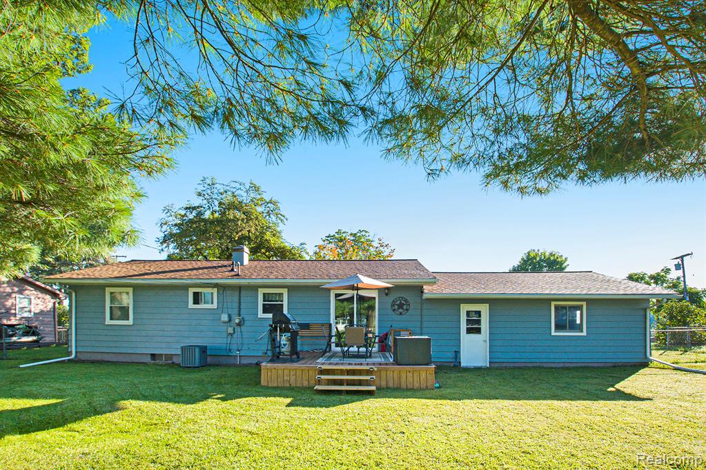 477 Chicago Drive, Howell, MI 48843 — Photo 15