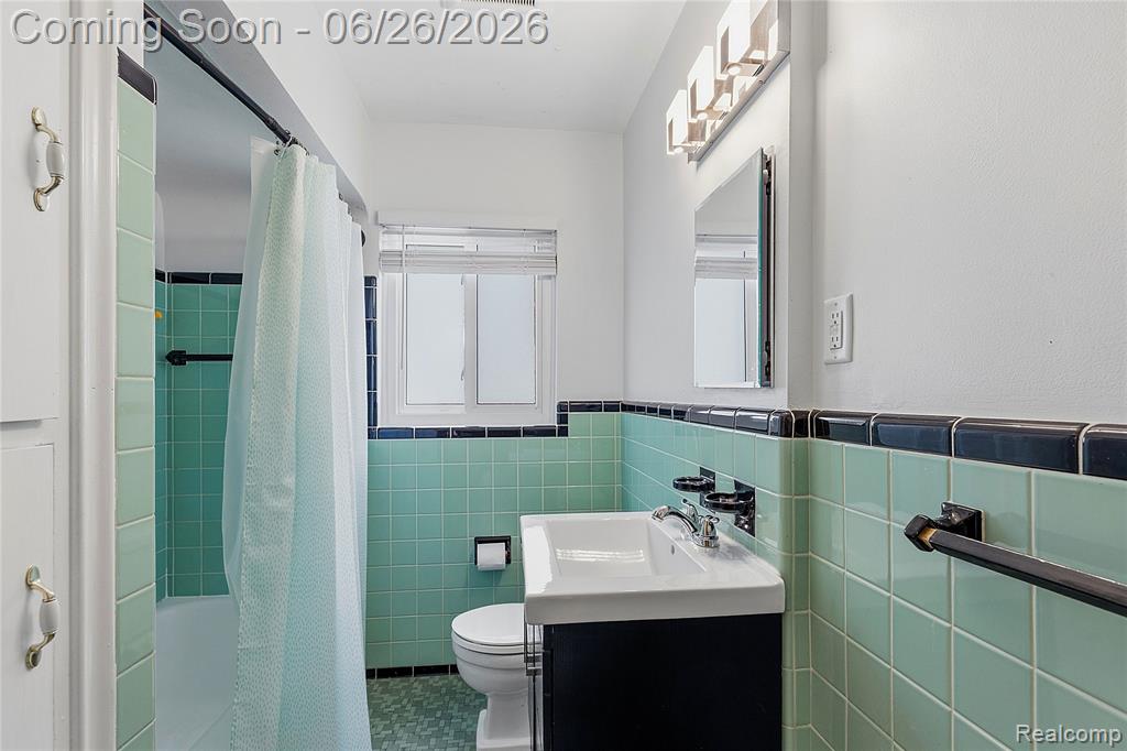 24671 Kenosha Street, Oak Park, MI 48237 — Photo 21