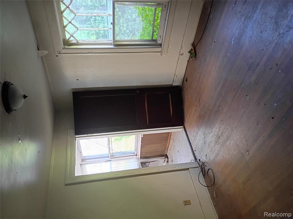 670 Chalmers Street, Detroit, MI 48215 — Photo 11
