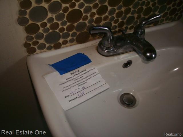 8405 Jackson Avenue, Warren, MI 48089 — Photo 9