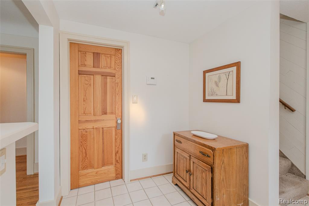 927 N Maple Avenue, Royal Oak, MI 48067 — Photo 38