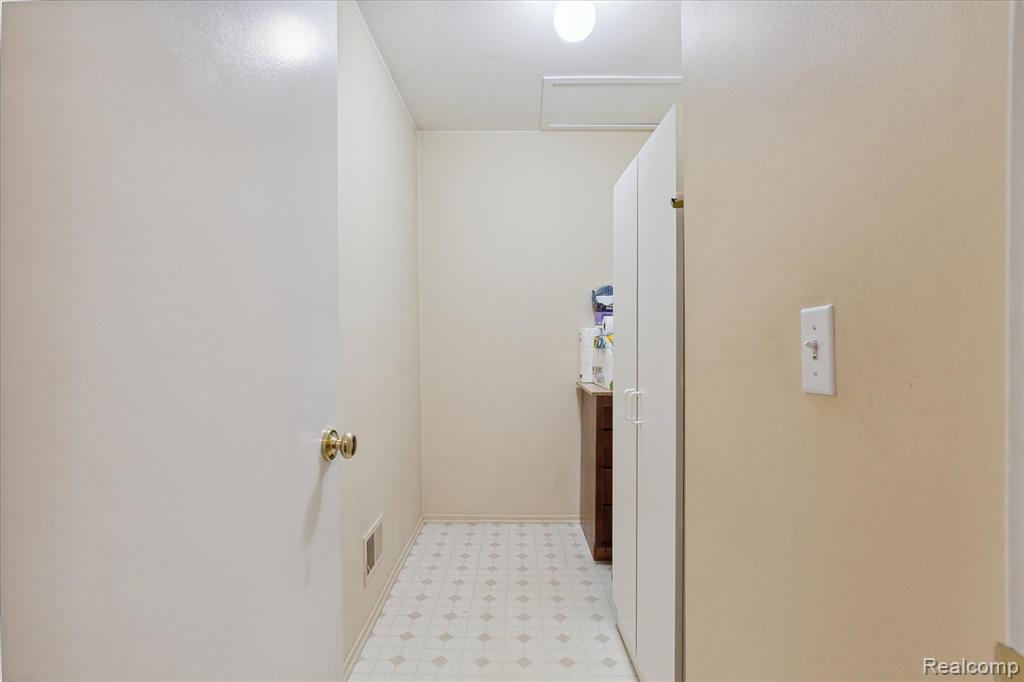 37101 AMHURST Drive, Westland, MI — Photo 18