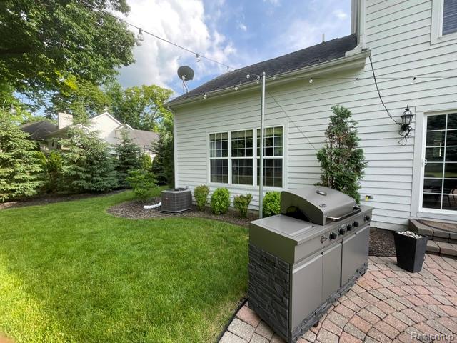 5827 Woodfield Parkway, Grand Blanc, MI 48439 — Photo 12