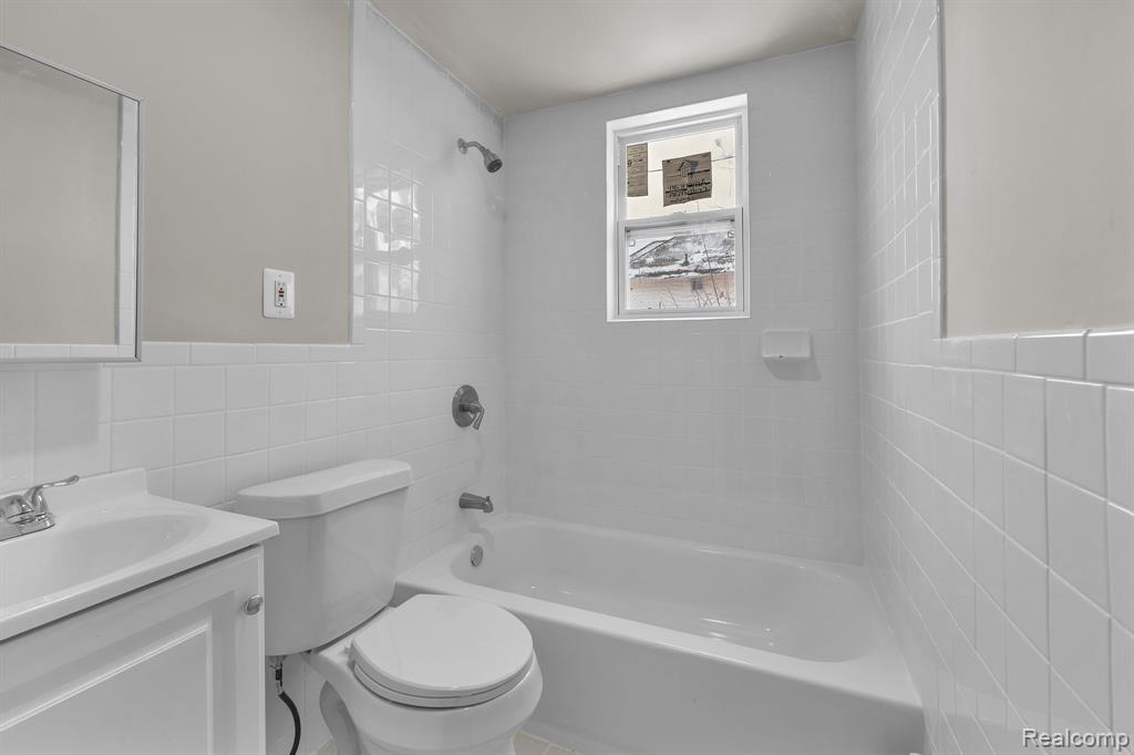 20035 Coventry Street, Highland Park, MI 48203 — Photo 14