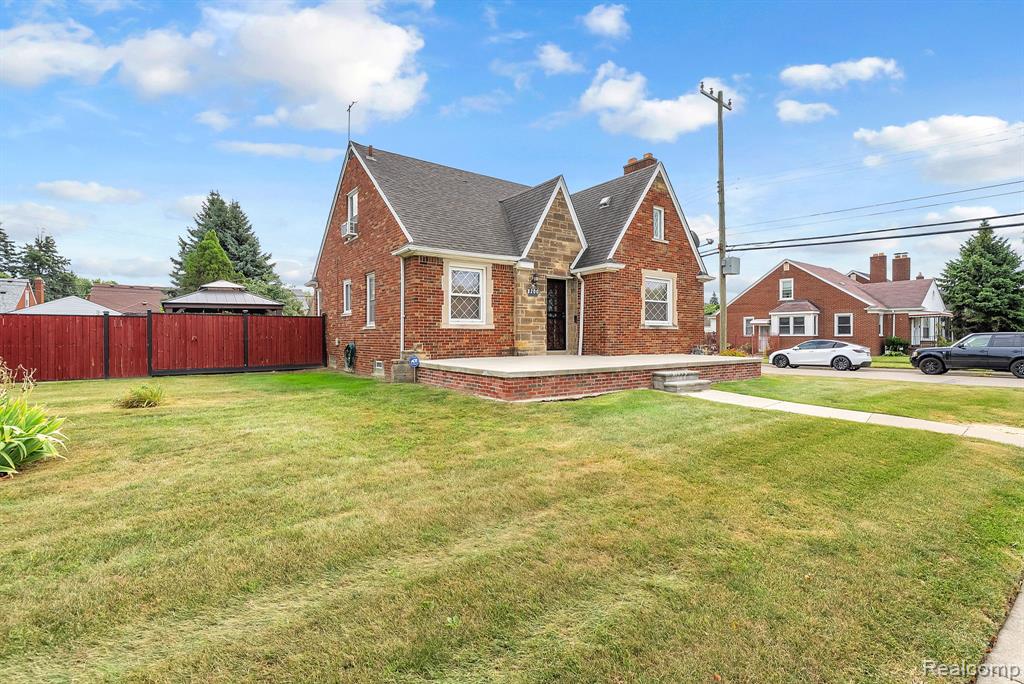 8200 Hartwell Street, Detroit, MI 48228 — Photo 5