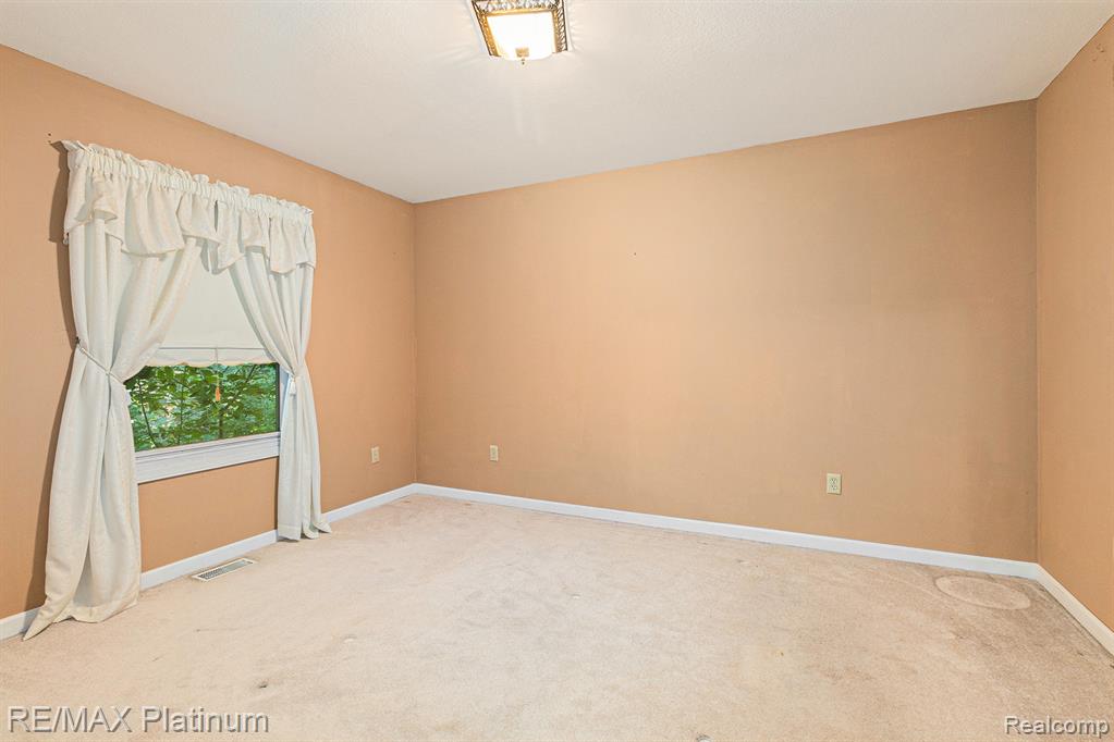 9151 PINEVIEW LAKE COURT, Linden, MI 48451 — Photo 20
