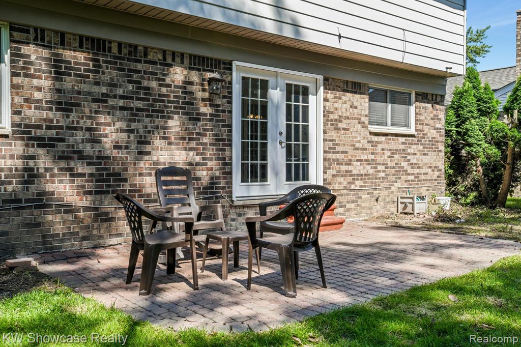 6322 CLARENDON Drive, Canton, MI 48187 — Photo 41