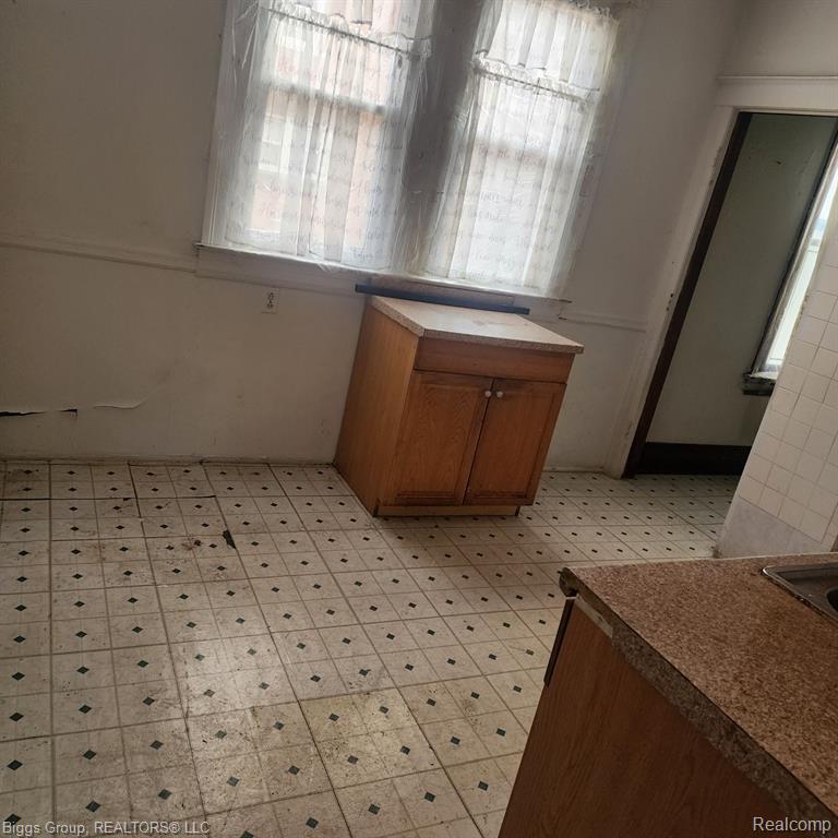 87 WOODLAND Street, Detroit, MI 48202 — Photo 6