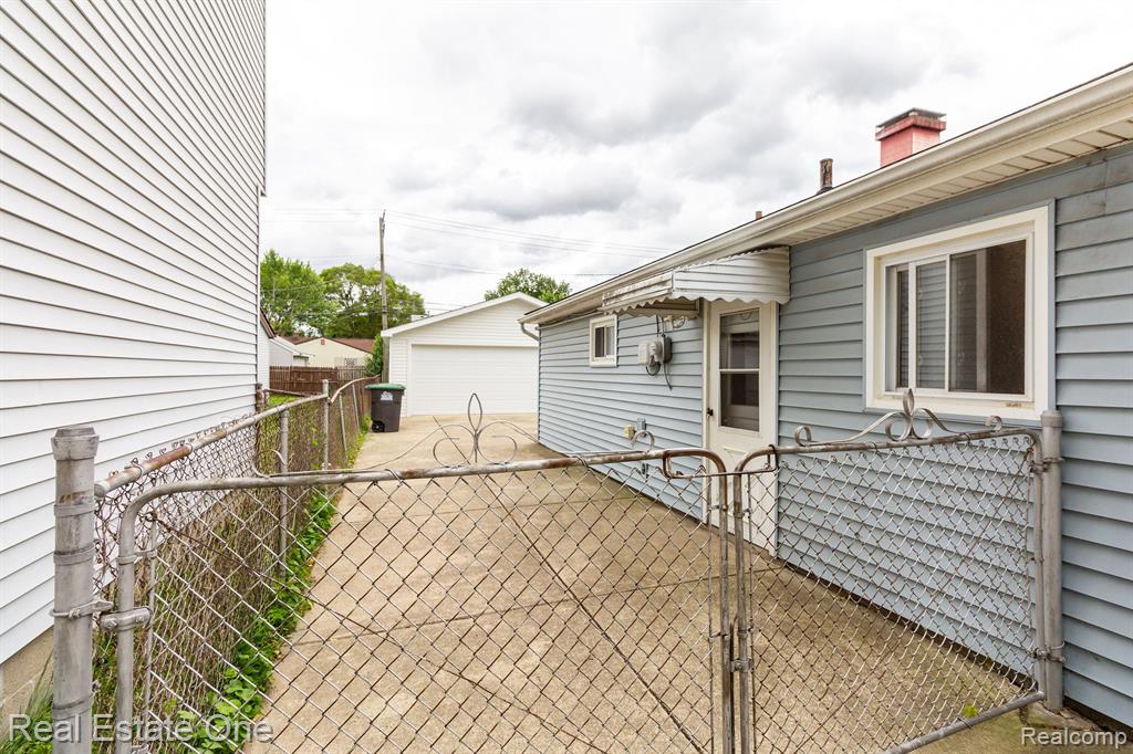 9065 WILLIAM Street, Taylor, MI 48180 — Photo 18