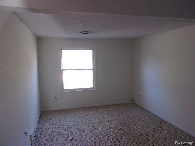507 W LINCOLN Avenue, Royal Oak, MI 48067 — Photo 2