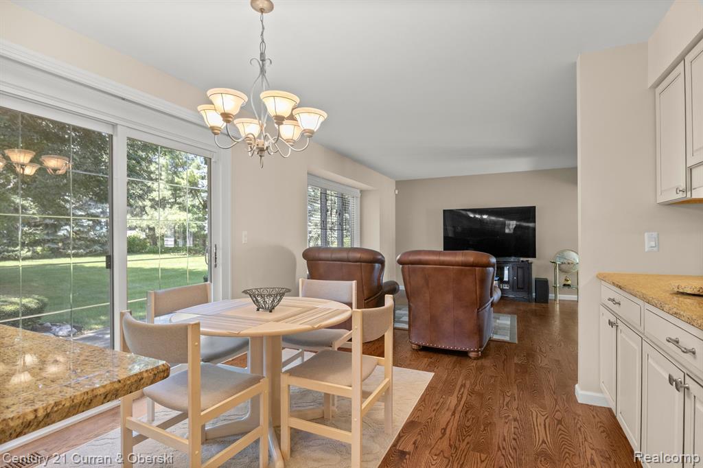 8821 NORTHAMPTON Drive, Plymouth, MI 48170 — Photo 19