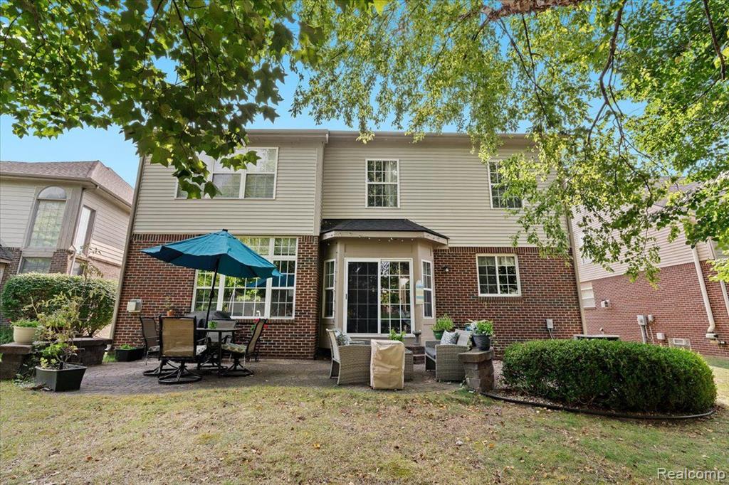 16401 LINCOLN Drive, Northville, MI 48168 — Photo 6
