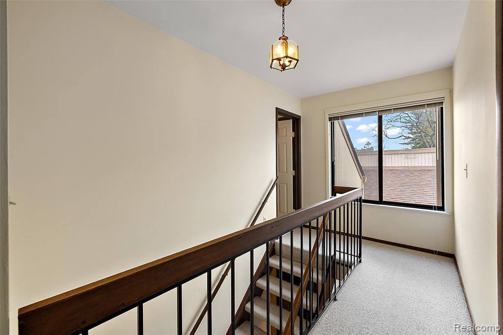 23243 Farmington Road, Farmington, MI 48336 — Photo 17