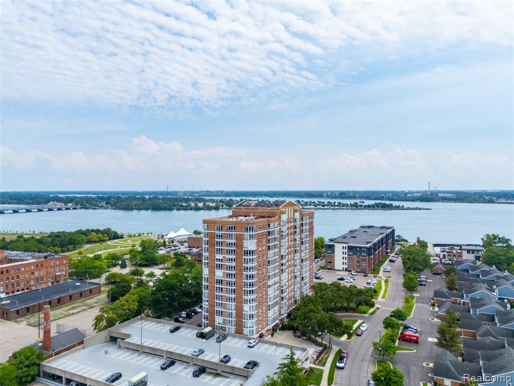 250 E Harbortown Drive, 404, Detroit, MI 48207 — Photo 34