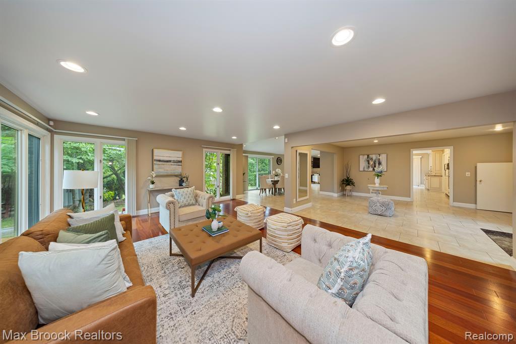 4619 MAURA Lane, West Bloomfield, MI 48323 — Photo 19