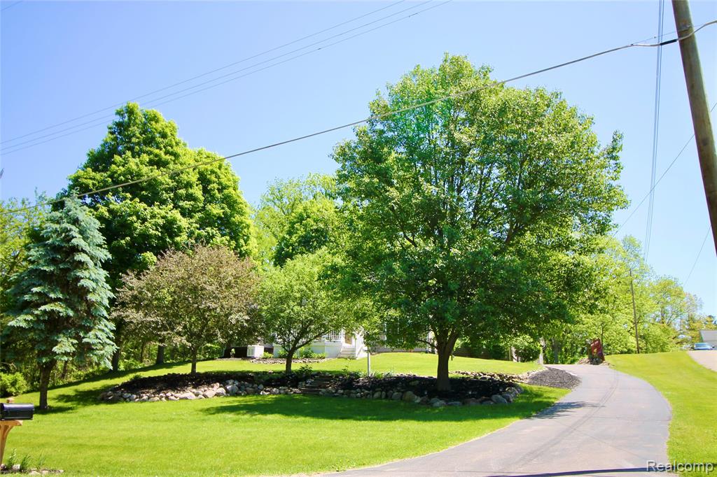 8372 Parshallville Road, Fenton, MI 48430 — Photo 33