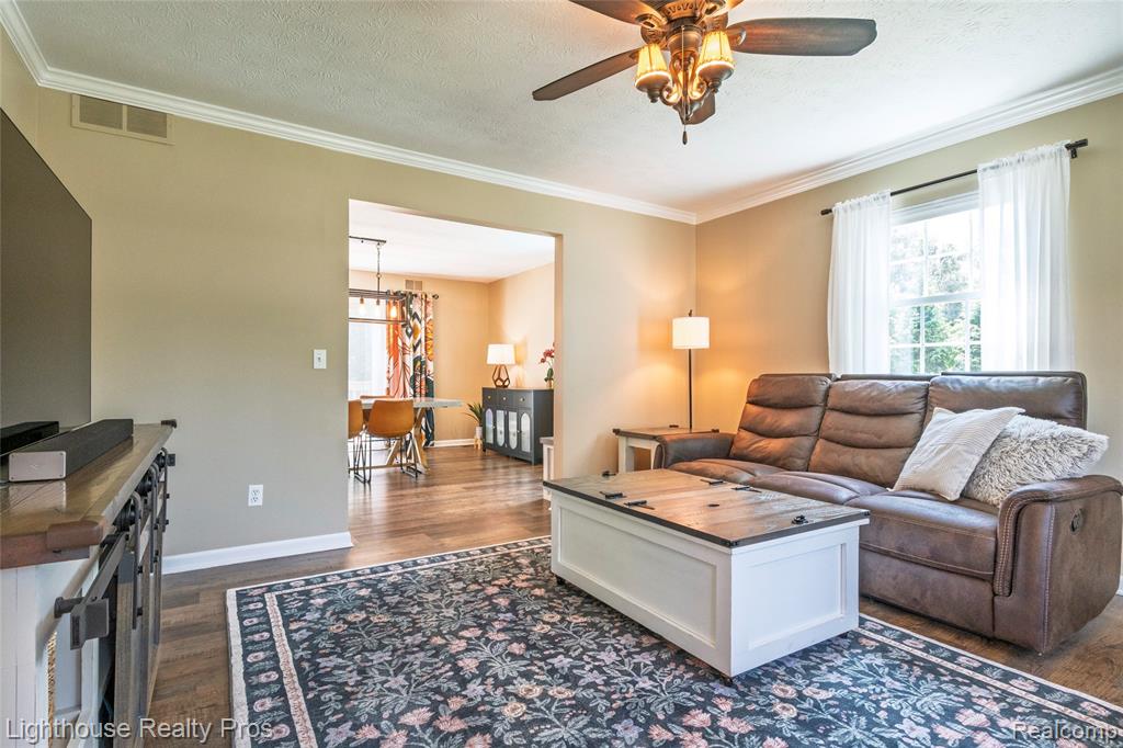 6713 Cheddar Valley Drive, Brighton, MI 48116 — Photo 8
